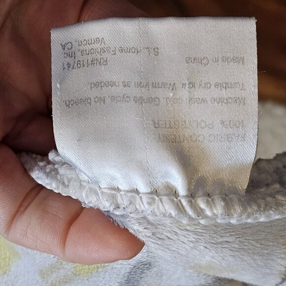 SL Home Fashions Jungle Safari Blanket Yellow Gray Giraffe Print Sherpa‎ Backing - Picture 4 of 7